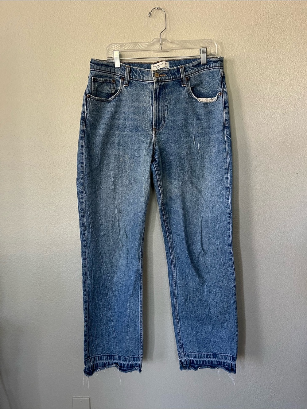 Abercrombie & Fitch Low Rise Baggy Medium Wash Let Down Hem Jean Women's Size 30 - Picture 3 of 16